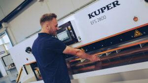 KUPER EFS 2800 Veneer Guillotine photo