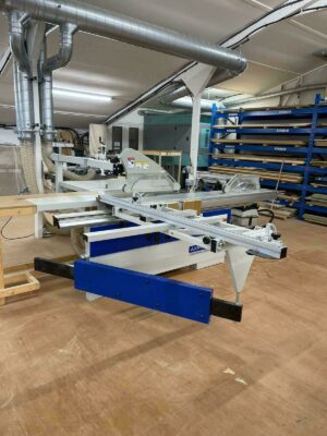 Used Axminster Trade OAV P305 Panel Saw photo