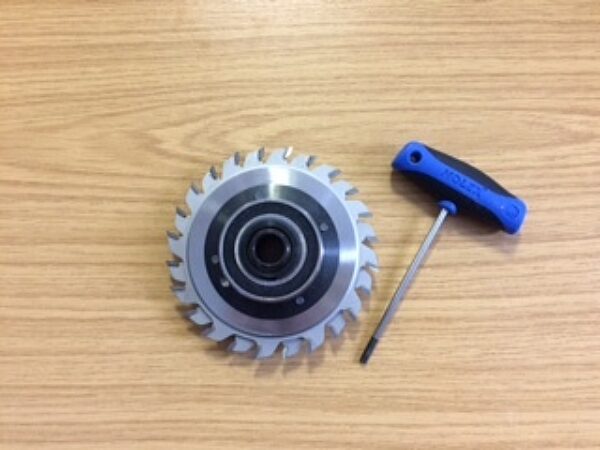 Photo of a RAPIDO Plus with saw blades spare part